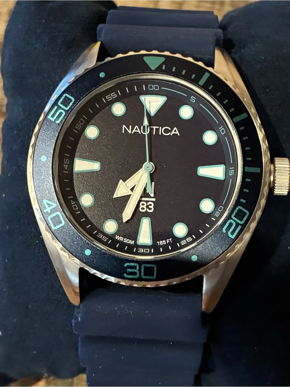 Nautica N83 Men's Watch NAPFWS219 Blue Silicone Strap Watch Like New With Box